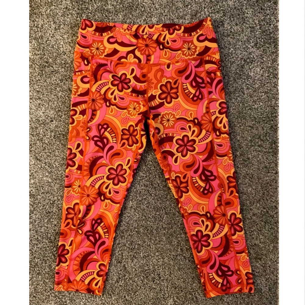 CVG CAPRI LEGGINGS. LARGE.